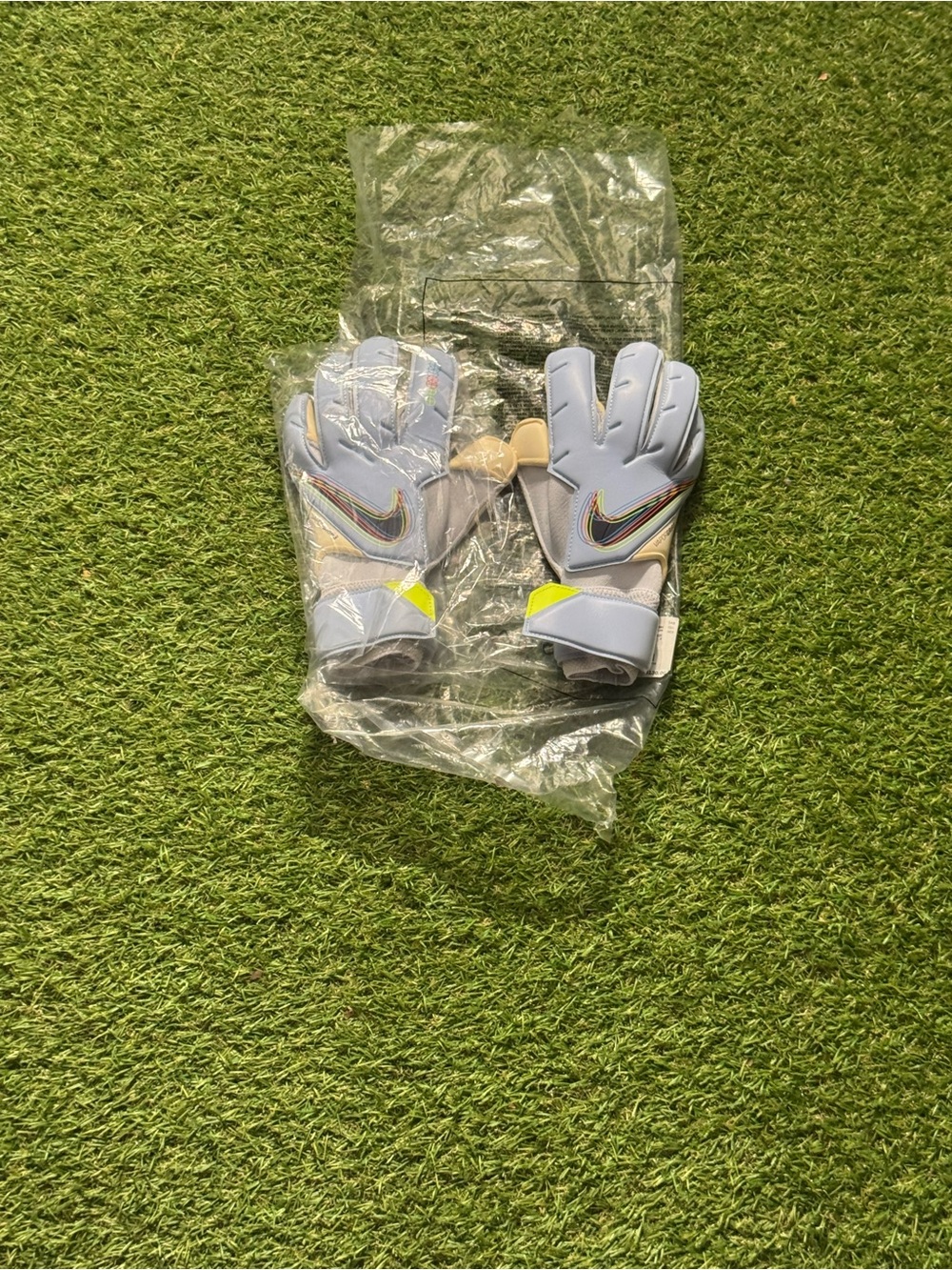 Nike Vapor Grip 3 Promo Goalkeeper Soccer Gloves DM4008 548 Size 6 NEW